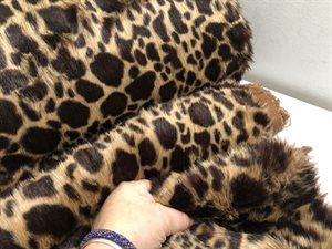 Pels - leopard i Flintstone look